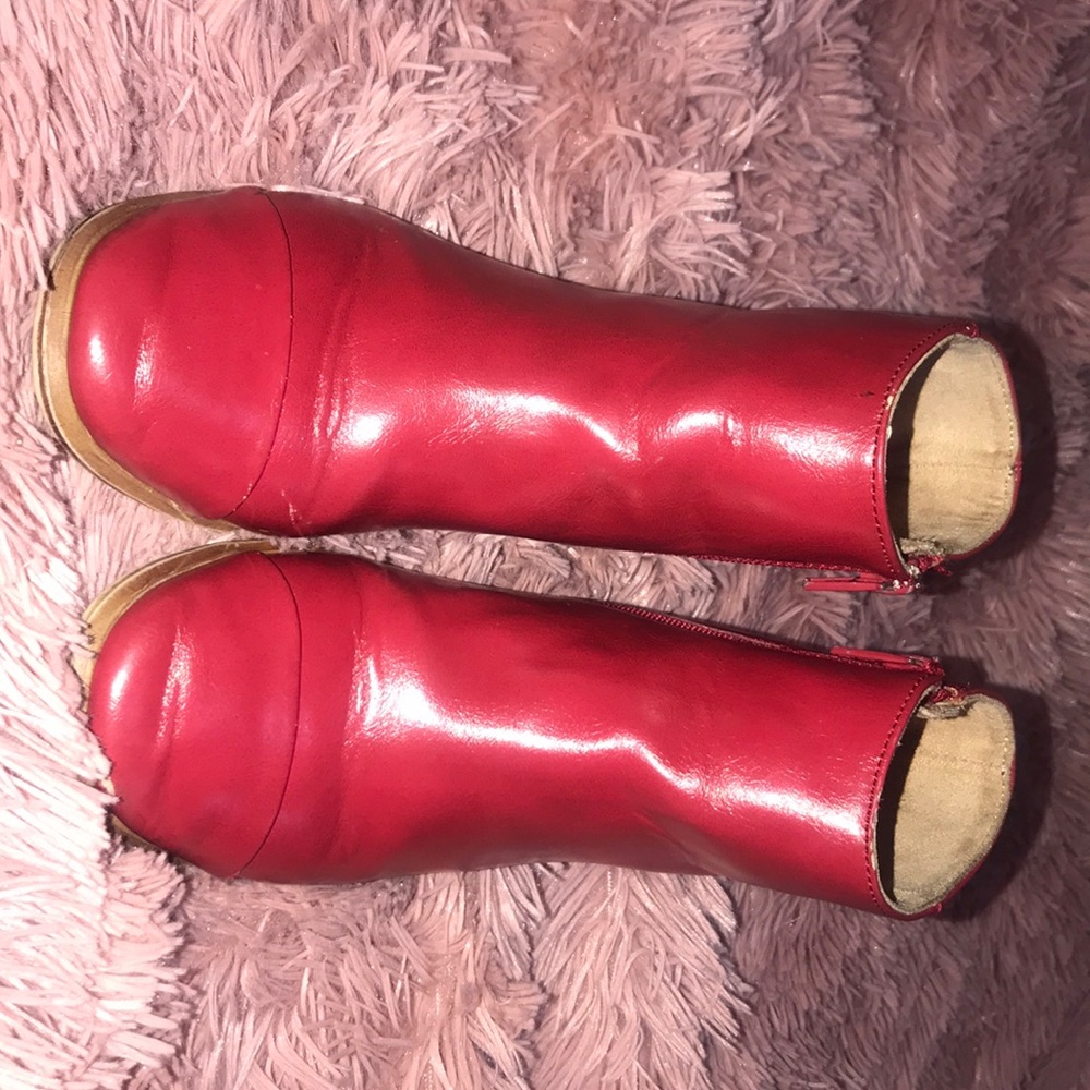 Zara girl boots.